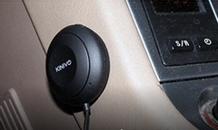 Tiny Kinivo kit gives cars Bluetooth music streaming, hands-free calls