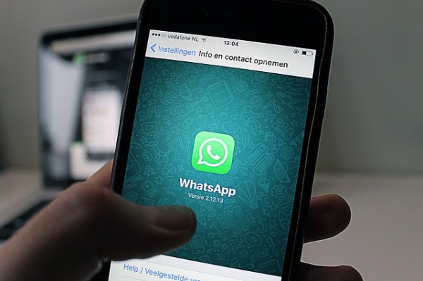 WhatsApp is constantly evolving in the face of the challenge from other chatting apps such as Snapchat. (antonbe)