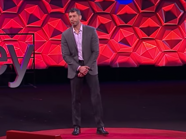Professor Biercuk delivering a TED talk at Sydney about "Building the Quantum Future." (YouTube)