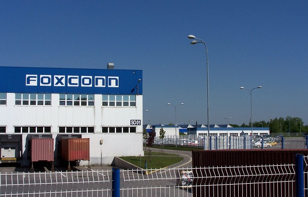 Foxconn could land a $7 billion deal with Apple that would create 50,000 jobs in the US. (Nadkachna/CC BY 3.0)