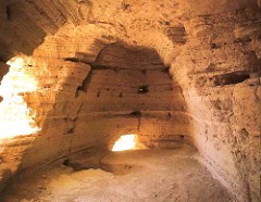  Quumran -- Dead Sea Scrolls -- Cave Interior