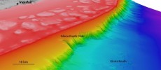 North-westerly view of the Gloria Knolls Slide and Gloria Knolls off Innisfail. Depths are coloured red (shallow) to blue (deep), over a depth range of about 1700 metres. (www.deepreef.org/JCU)