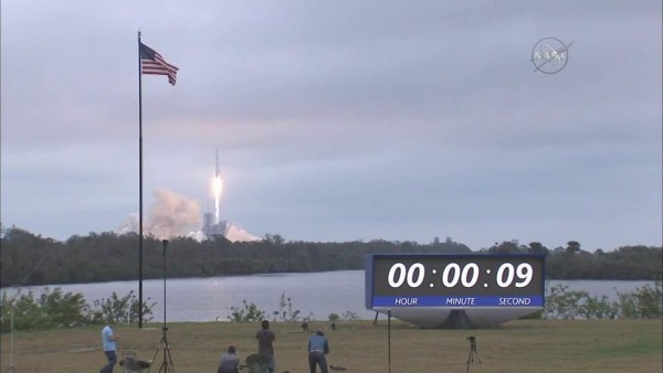 The SpaceX Dragon lifts off atop a Falcon 9 rocket from Kennedy Space Center in Florida. (NASA TV)