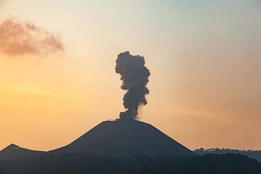 With India's Barren Island volcano's recent activity, only ash clouds have been observed during the day and red lava fountains at night. (Arijayprasad/CC BY-SA 4.0)