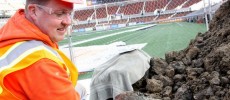 Woodburn High School science teacher Dave Ellingson holds part of the pelvis of a mammoth found at an OSU construction site. 