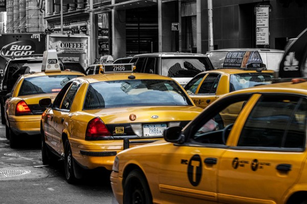 The researchers suggest that yellow taxis have fewer accidents than blue taxis. (Phil Dolby/CC BY 2.0)