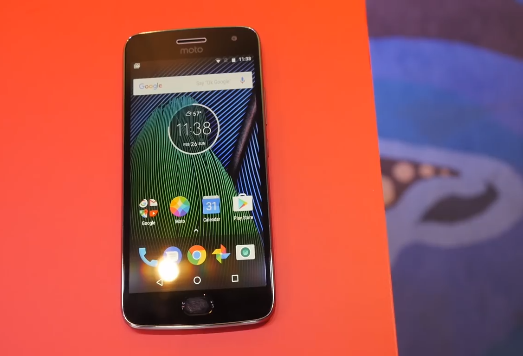 The recently released Moto G5 and Moto G5 Plus is allegedly preparing for the upcoming Android 8.0. (YouTube)