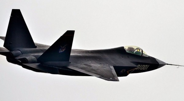A product of Chinese espionage: the FC-31 stealth fighter whose technology was stolen from the U.S. F-35 stealth fighter.