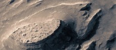 Jan Fröjdman created a stunning video simulating a 3-D flight over Mars based on real images taken by NASA's Mars orbiter. (Jan Fröjdman/Vimeo)