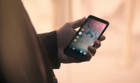 HTC U will possess a unique feature which users can activate their device by squeezing. (YouTube)
