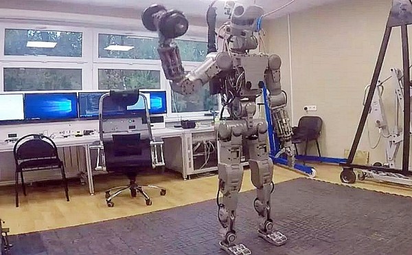 Russia's F.E.D.O.R. robot lifting a dumbbell.