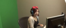 A pro-gamer tries to Livestream her gaming activities.