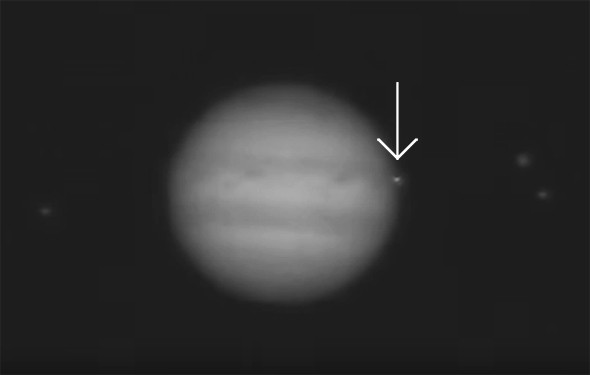 A possible asteroid or comet crashed into Jupiter on March 17 that can be seen from 665 million kilometers away.