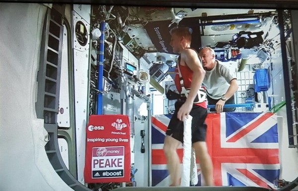 ESA British astronaut finished the London Marathon in space at 3:35:21