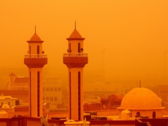 Desert dust storms such as here in Kuwait could occur more often in the Middle East and North Africa as a result of climate change.