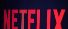 Netflix is urging FCC to review its stance on data caps. 