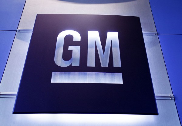 General Motor (GM) has asked US safety regulators to postpone recall of trucks outfitted with Takata air bag inflators.