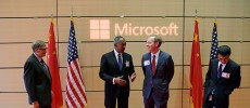 Microsoft' Qi Lu is stepping down after getting injured in a bicycling accident. 
