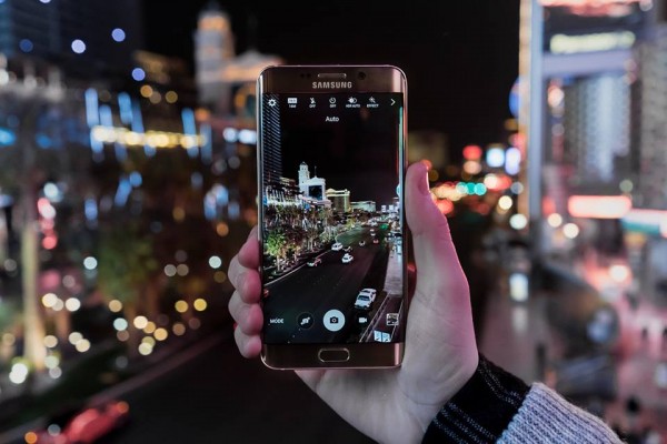 Samsung Galaxy Edge 6 Plus taking an image of the entire city of Las Vegas.