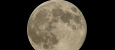 A supermoon occurs when the moon’s orbit is closest (perigee) to Earth at the same time it is full. (NASA/Bill Ingalls)