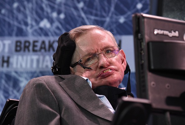 Stephen Hawking‬ warns of ‪Artificial intelligence misuse.
