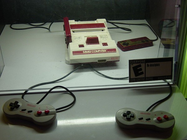 The Nintendo Mini comes with several classic games. (Wikimedia Commons)